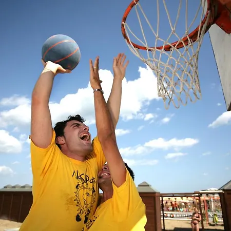 Betty Personal Style And Village 3*