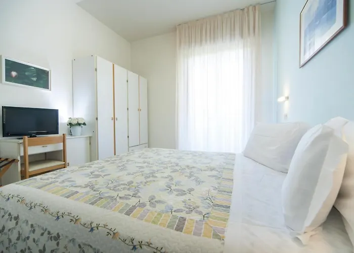 Betty Personal Style And Village רימיני