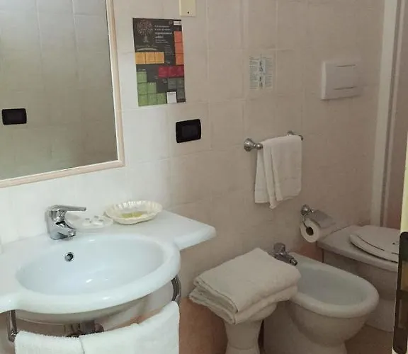 מלון Betty Personal Style And Village 3*