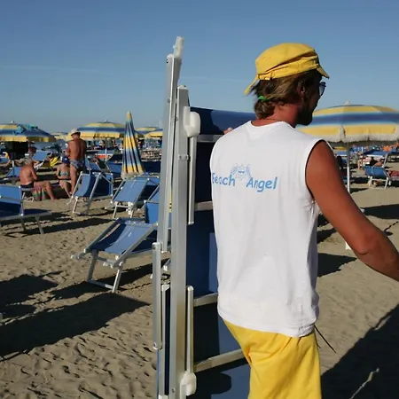 Betty Personal Style And Village Hotel 3*