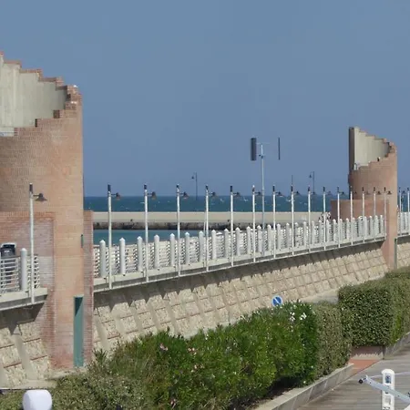 Betty Personal Style And Village Otel