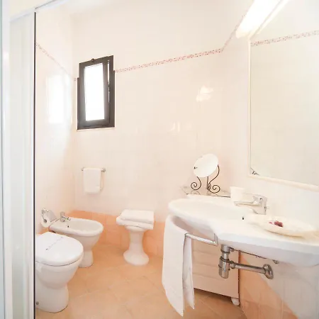 Betty Personal Style And Village Szálloda