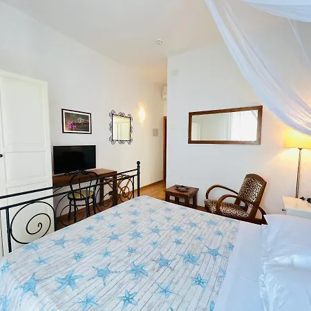 Betty Personal Style And Village Otel