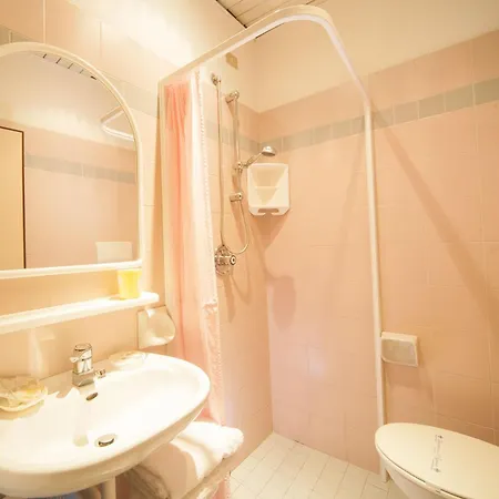 Betty Personal Style And Village 3*