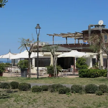 Betty Personal Style And Village