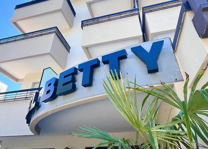 Betty Personal Style And Village Ρίμινι