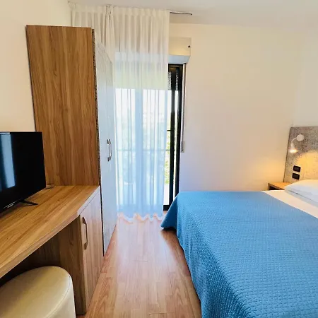 Betty Personal Style And Village 3*