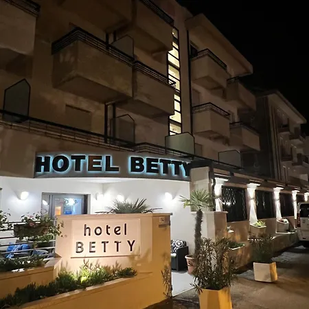 Betty Personal Style And Village Отель