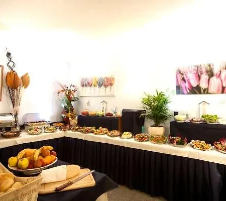 Betty Personal Style And Village 3* Римини